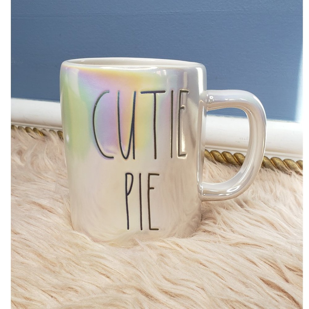 NWOT RAE DUNN IRIDESCENT CUTIE PIE MUG